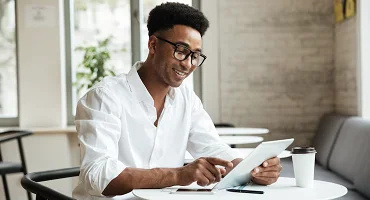 contador-trabalhando-escritorio