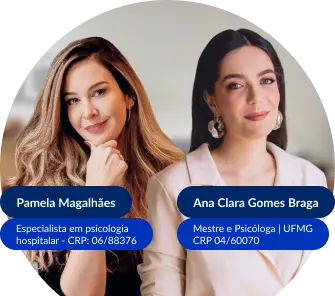 Mulher sorridente com notebook