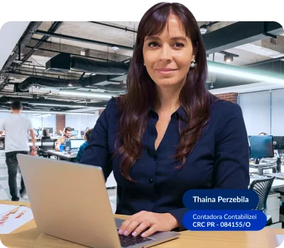 Especialista da Contabilizei sorrindo