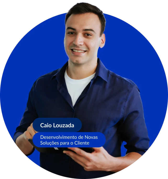 Colaborador de braços cruzados