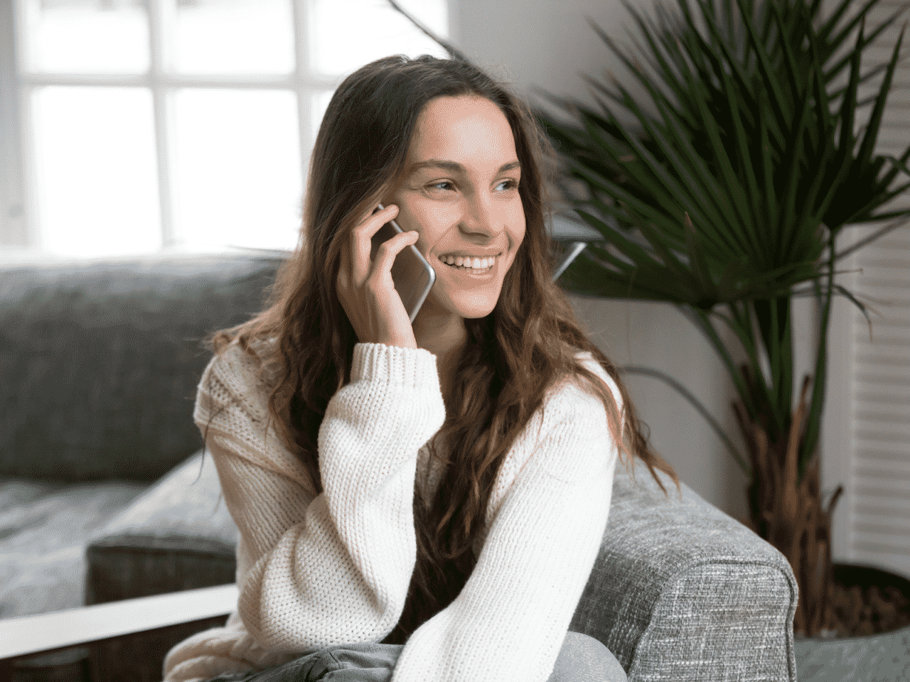 emprestimo-online-mulher-celular