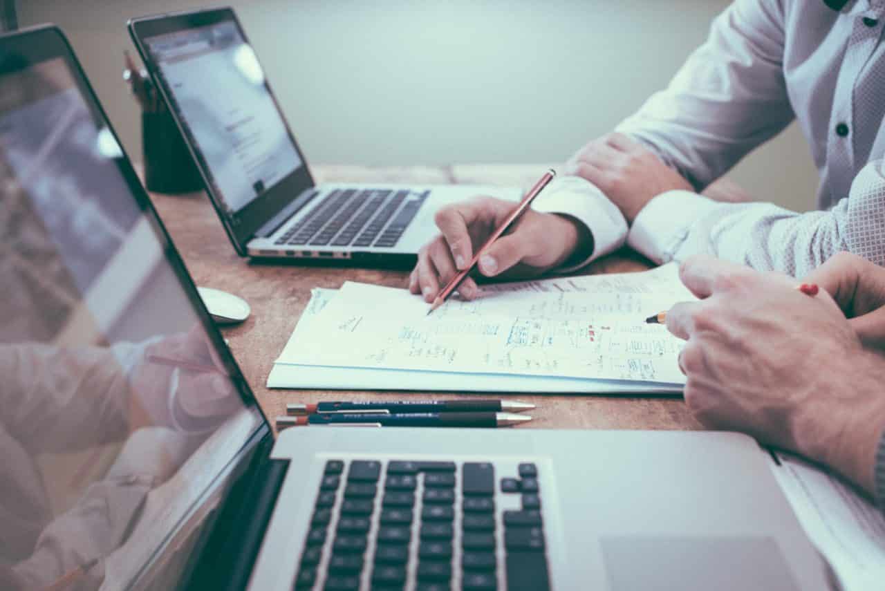 live-contabilizei-visa-mesa-trabalho