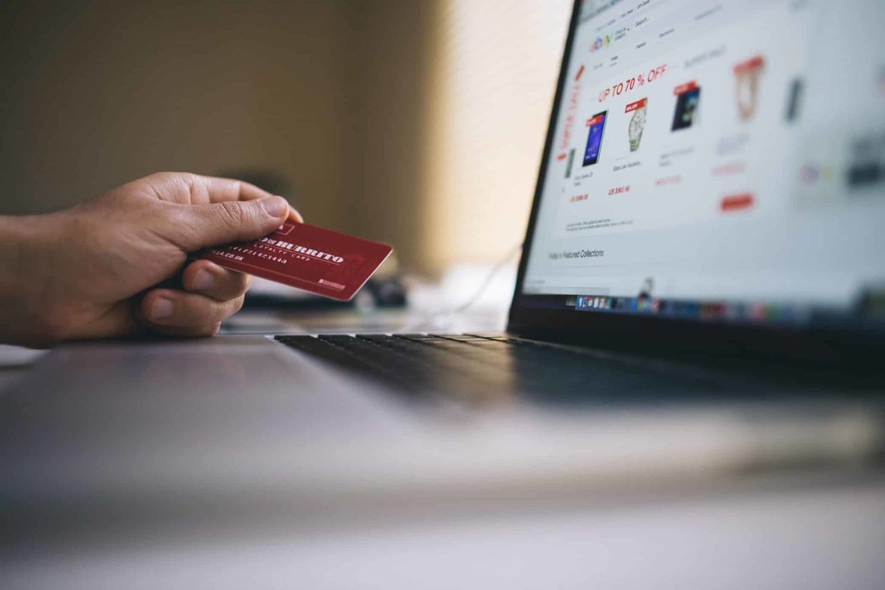 ecommerce-lives-compra-computador-