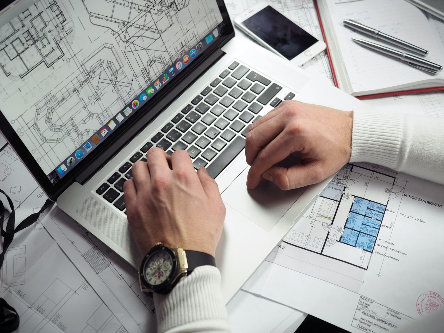 Quanto ganha um arquiteto? Salários no Brasil em 2024 Quanto ganha um arquiteto? Salários no Brasil em 2024